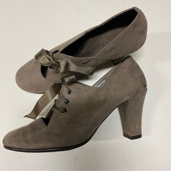 AEROSOLES Minor Role Taupe faux Suede Round Toe Lace Up Pump vintage Shoe 7.5 - Picture 1 of 12